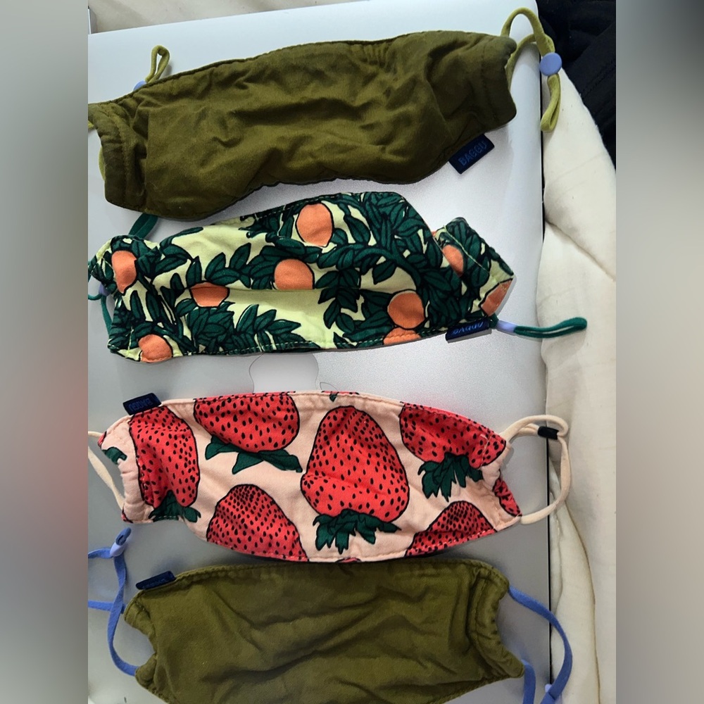 4 Baggu masks